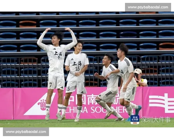 81 岁根宝挂帅南下，上海 U20 扛男足荣誉冲冠